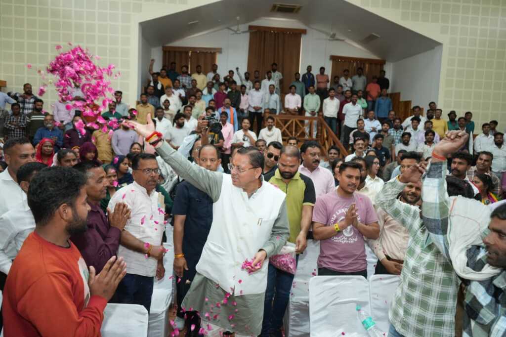 उत्तराखंड में सीएम धामी ने उत्तराखंड निकाय कर्मचारी संयुक्त मोर्चा द्वारा आयोजित आभार रैली में प्रतिभाग किया।