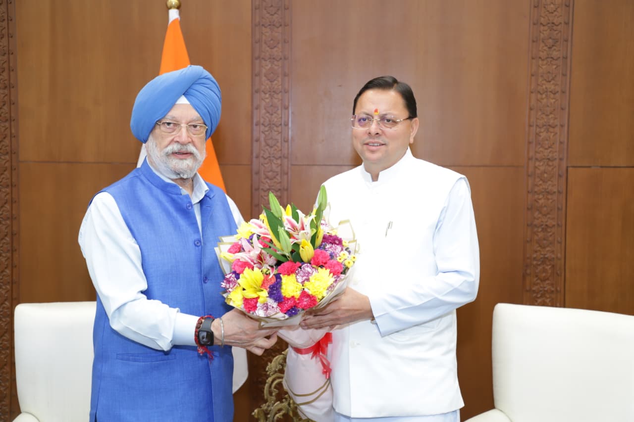 उत्तराखंड के मुख्यमंत्री धामी ने चारधाम यात्रा हेतु एलपीजी आपूर्ति 100 प्रतिशत बनाए रखने का किया अनुरोध।