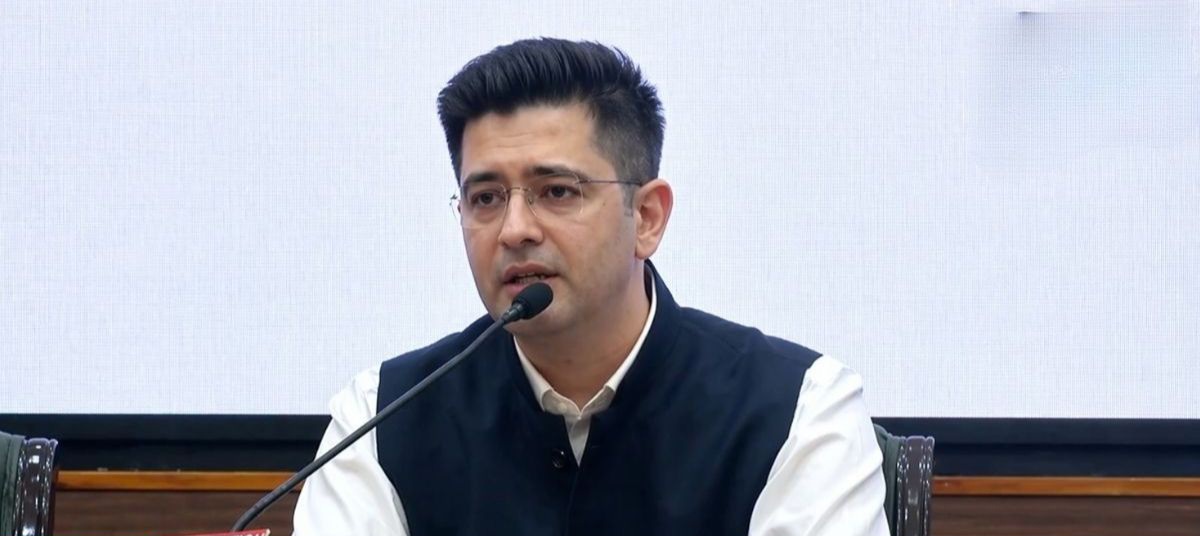 ब्रेकिंग न्यूज़: आप का हाथ छोड़ बीजेपी में शामिल हुए राघव चड्ढा ।