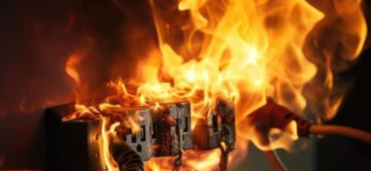 उत्तराखंड में यहाँ SSP कार्यालय पर लगी आग, धमाके ने उड़ाए कर्मचारियों के होश।