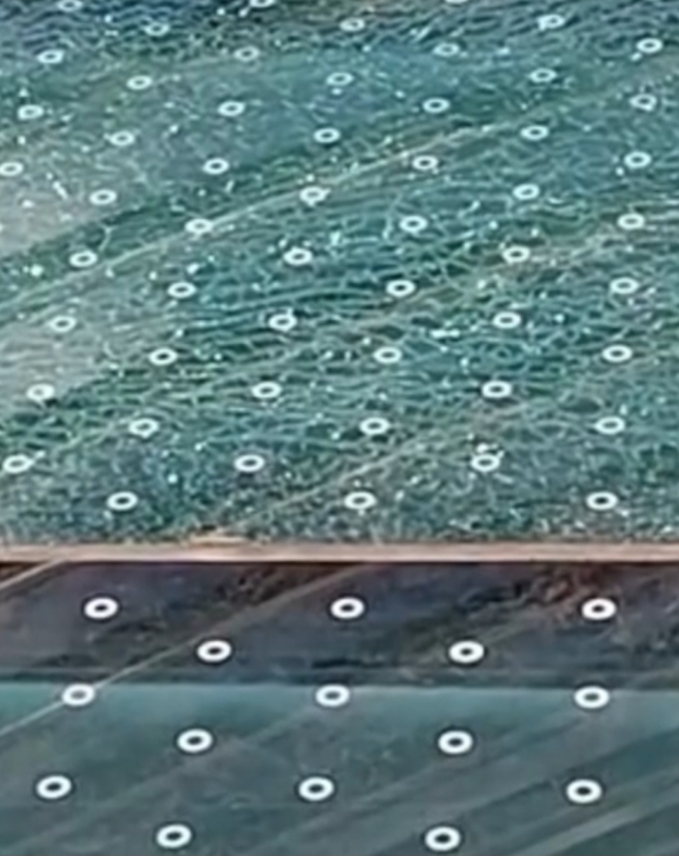 उत्तराखंड के ऋषिकेश में बजरंग सेतु खुलने से पहले कांच का फुटपाथ तोड़ा, असामाजिक तत्वों की हरकत से PWD परेशान।