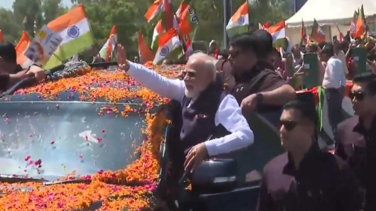 प्रधानमंत्री नरेन्द्र मोदी आज डाट काली मंदिर में पूजा सम्पन्न कर, देहरादून रवाना।