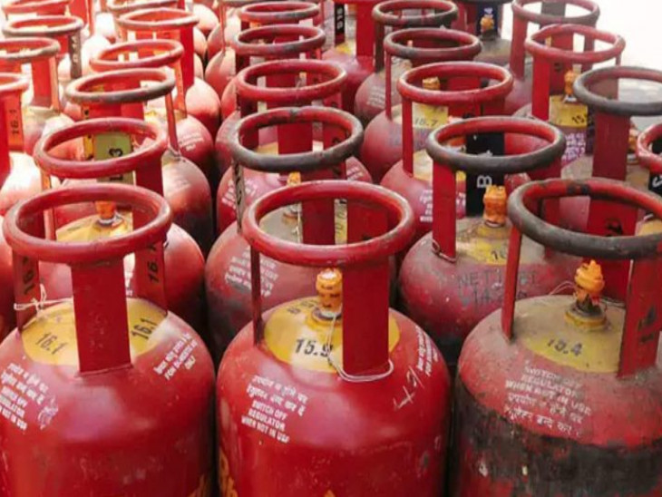 अब LPG रिफिल बुकिंग में भारी गिरावट, अप्रैल में 50% कम, सप्लाई पूरी तरह सामान्य।