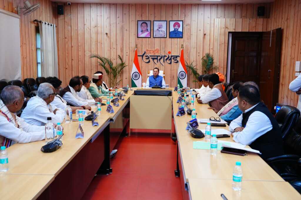 उत्तराखंड में मुख्यमंत्री धामी से शनिवार को मुख्यमंत्री आवास में ओबीसी वेलफेयर पार्लियामेंट्री कमेटी के प्रतिनिधिमण्डल ने भेंट की।