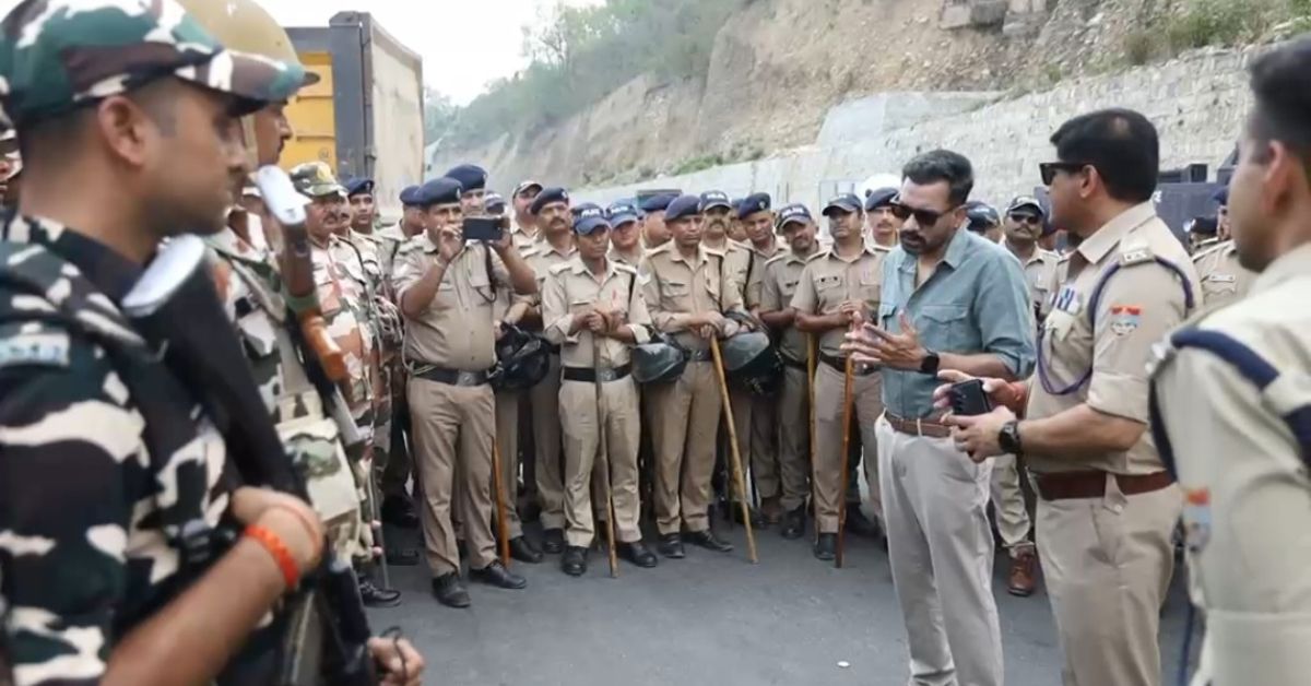 उत्तराखंड में पांवटा साहिब सीमा पर अभी भी तैनात पुलिस और अधिकारी। डीएम और एसएसपी भी ले रहे जायजा।