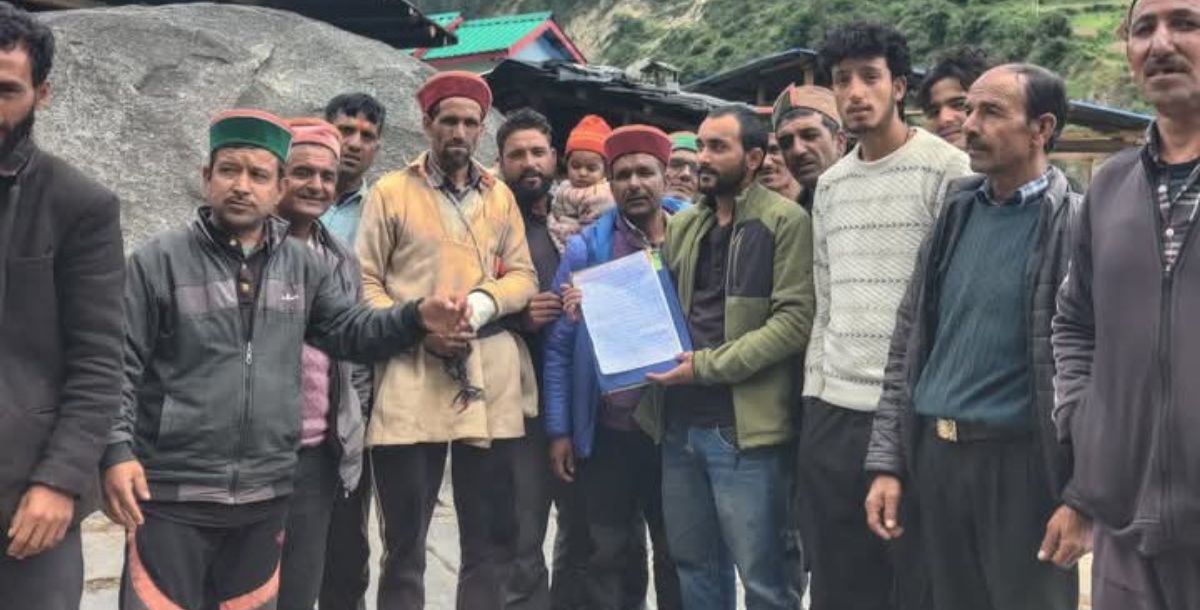 उत्तराखंड में अब ट्रैकिंग कंपनियों से वसूला जाएगा शुल्क। नियम तोड़े तो ₹50 हजार जुर्माना, जानिए मामला।