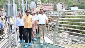 उत्तराखंड के ऋषिकेश में बजरंग सेतु के कांच वाले हिस्से की सुरक्षा बढ़ी, रेलिंग ऊंची होगी और टिकट पर विचार।