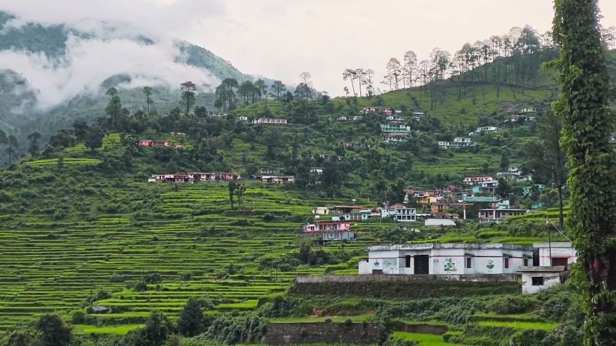 उत्तराखंड में जिस गांव ने देश की सेना को दिए 38 जवान, वहां के स्कूल में सिर्फ एक टीचर, जानिए पूरी कहानी।