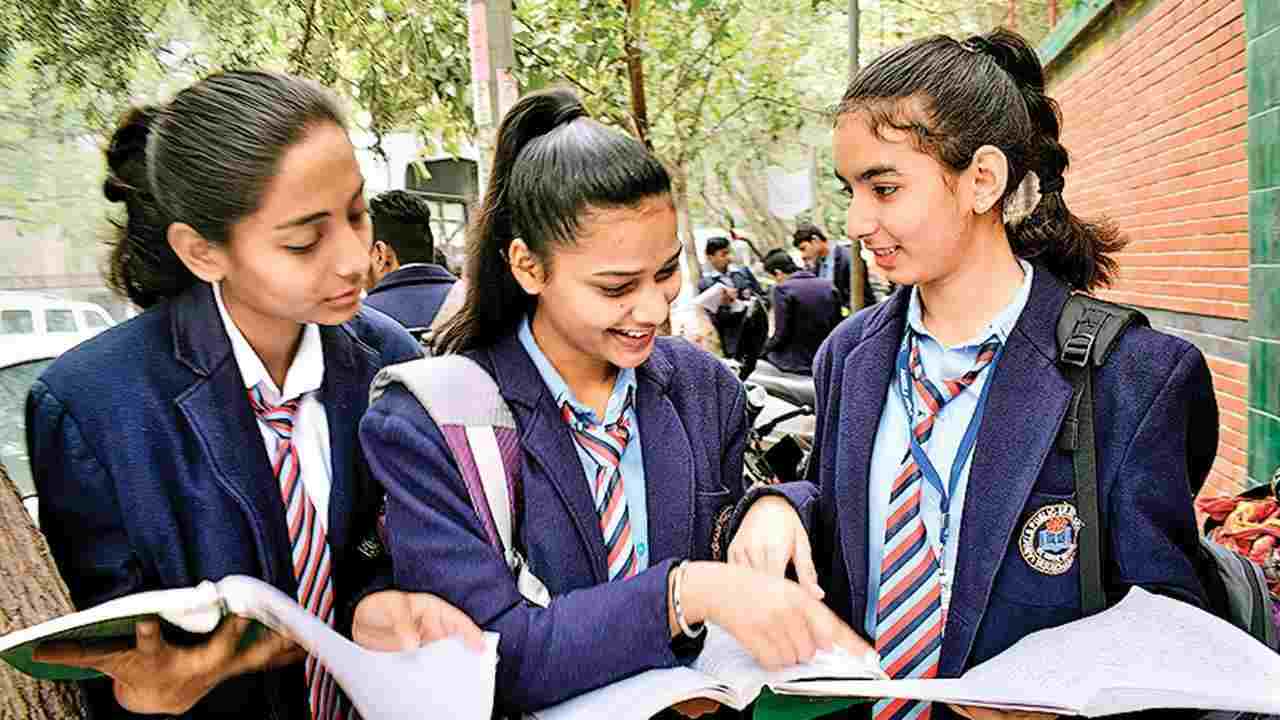 उत्तराखंड समेत देशभर के 58 इंजीनियरिंग कॉलेजो पर ताला। 950+ कोर्स भी खत्म, देखें लिस्ट।
