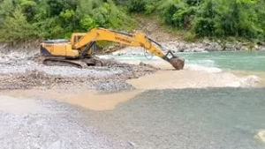 उत्तराखंड के पिथौरागढ़ में रामगंगा नदी पर बनी झील, लोगों में दहशत, प्रवाह सुचारु करने का काम शुरू।