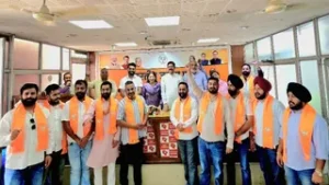 उत्तराखंड में भाजपा का कुनबा बढ़ा, शामिल हुए कई राजनीतिक चेहरे।