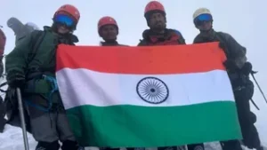 उत्तराखंड के तीन एनसीसी कैडेटों ने माउंट देव टिब्बा में लहराया तिरंगा, बढ़ाया प्रदेश का गौरव।