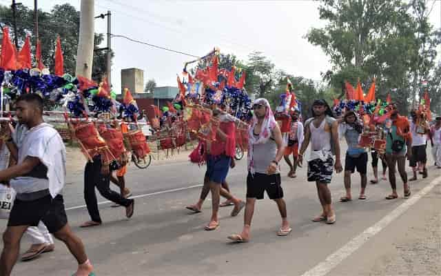 कांवड़ यात्रा में अब गंगा एक्सप्रेसवे व दिल्ली-देहरादून एक्सप्रेसवे पर नहीं चलेगी यात्रा, शराब ठेकों पर ये दिया आदेश।