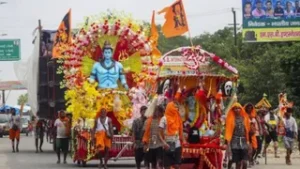 अब कांवड़ यात्रा के लिए नए नियम लागू, 10 फीट ऊंचाई और 12 फीट चौड़ाई की सीमा तय।