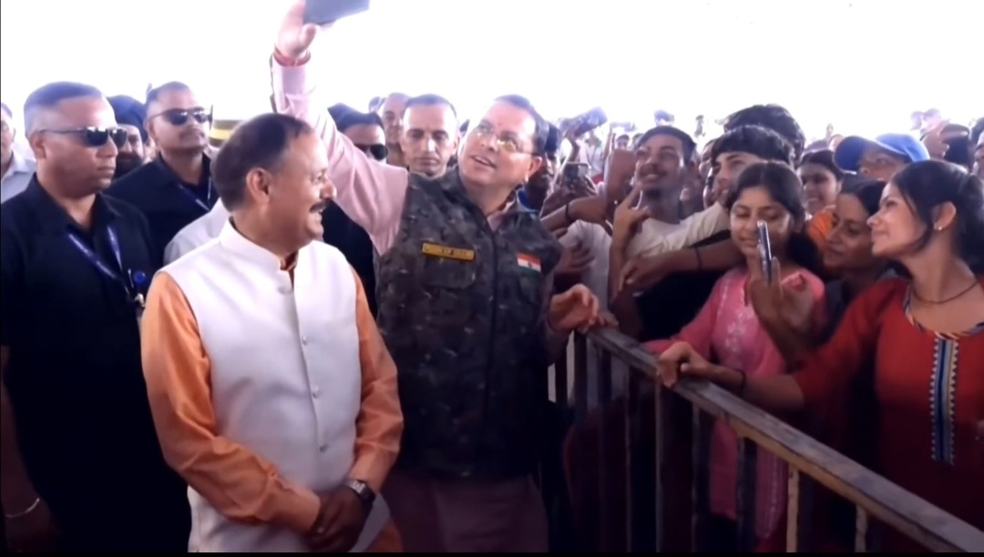 उत्तराखंड के देहरादून में अग्निवीरों से मुख्यमंत्री धामी का संवाद, हजारों युवाओं की हो रही उत्साहपूर्ण सहभागिता।