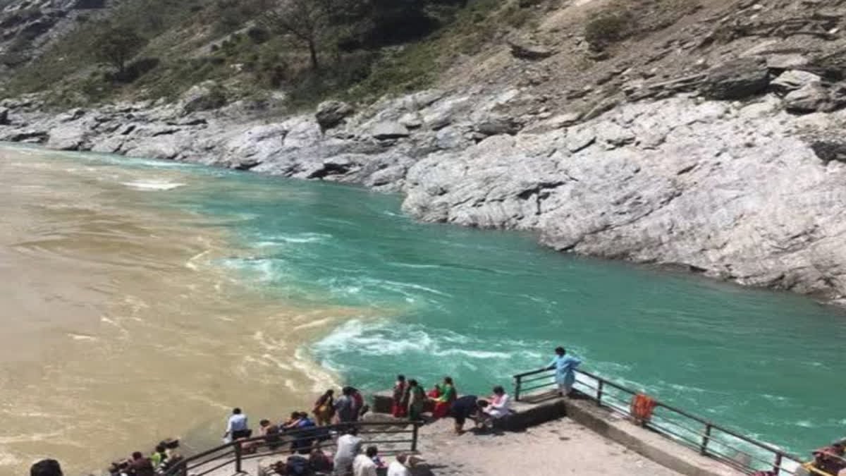 उत्तराखंड में भागीरथी में कथित तौर पर सीवेज छोड़ने पर एनजीटी सख्त, देवप्रयाग नगर पालिका से मांगी रिपोर्ट।
