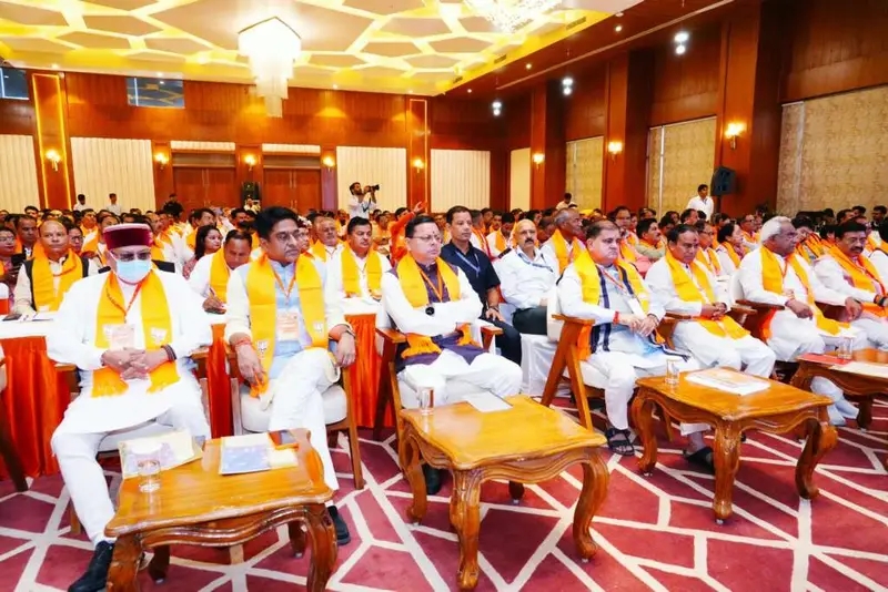 उत्तराखंड में सीएम धामी ने सुनी PM मोदी की ‘मन की बात’, बोले- राष्ट्र निर्माण में युवाओं की सक्रिय भागीदारी जरूरी।
