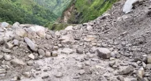 उत्तराखंड में भारी वर्षा से जनजीवन अस्त-व्यस्त, कैलास मानसरोवर यात्रा पर पड़ा असर।