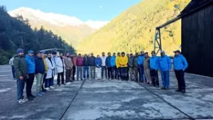 उत्तराखंड के उत्तरकाशी में उच्च हिमालय में फंसे 96 ट्रेकर्स को बचाने के लिए फिर शुरू हुआ रेस्क्यू अभियान, आज पूरा होने की उम्मीद।