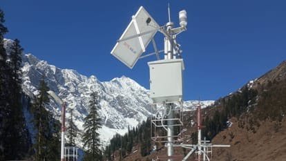 उत्तराखंड के रुड़की में खतरे से एक घंटे पहले मिलेगा अलर्ट, चमोली में ग्लेशियर झीलों की निगरानी के लिए स्वदेशी तकनीक तैयार।