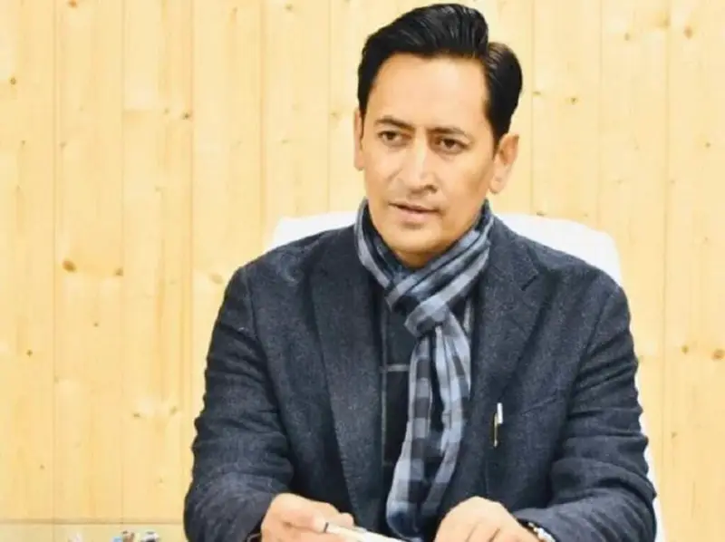 उत्तराखंड में फर्जी आधार-मृत्यु प्रमाण पत्र से भूमि नामांतरण, आयुक्त ने दिए FIR के निर्देश।