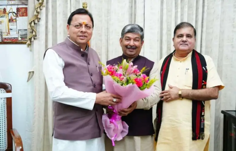 उत्तराखंड में दिनेश आर्य राज्यसभा के लिए निर्विरोध निर्वाचित, मुख्यमंत्री धामी ने दी बधाई।
