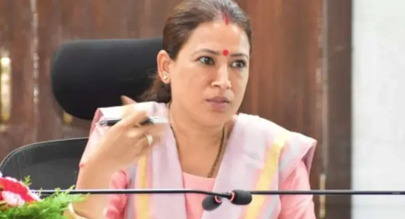 उत्तराखंड की कैबिनेट मंत्री रेखा आर्या ने अपने पति गिरधारी लाल साहू उर्फ पप्पू गिरधारी के खिलाफ देहरादून के कैंट थाने में।
