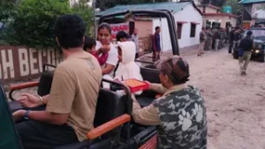 उत्तराखंड में साढ़े तीन महीने बाद खुला कॉर्बेट पार्क का बिजरानी जोन, मुंह मीठा कर रोमांच के सफर पर रवाना हुए सैलानी।