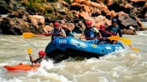 उत्तराखंड में रोमांच के हैं शौकीन तो आएं ऋषिकेश, 36 KM लंबा रिवर राफ्टिंग ट्रैक देगा जबरदस्त थ्रिल, मिलेंगे 18 तूफानी रैपिड्स।