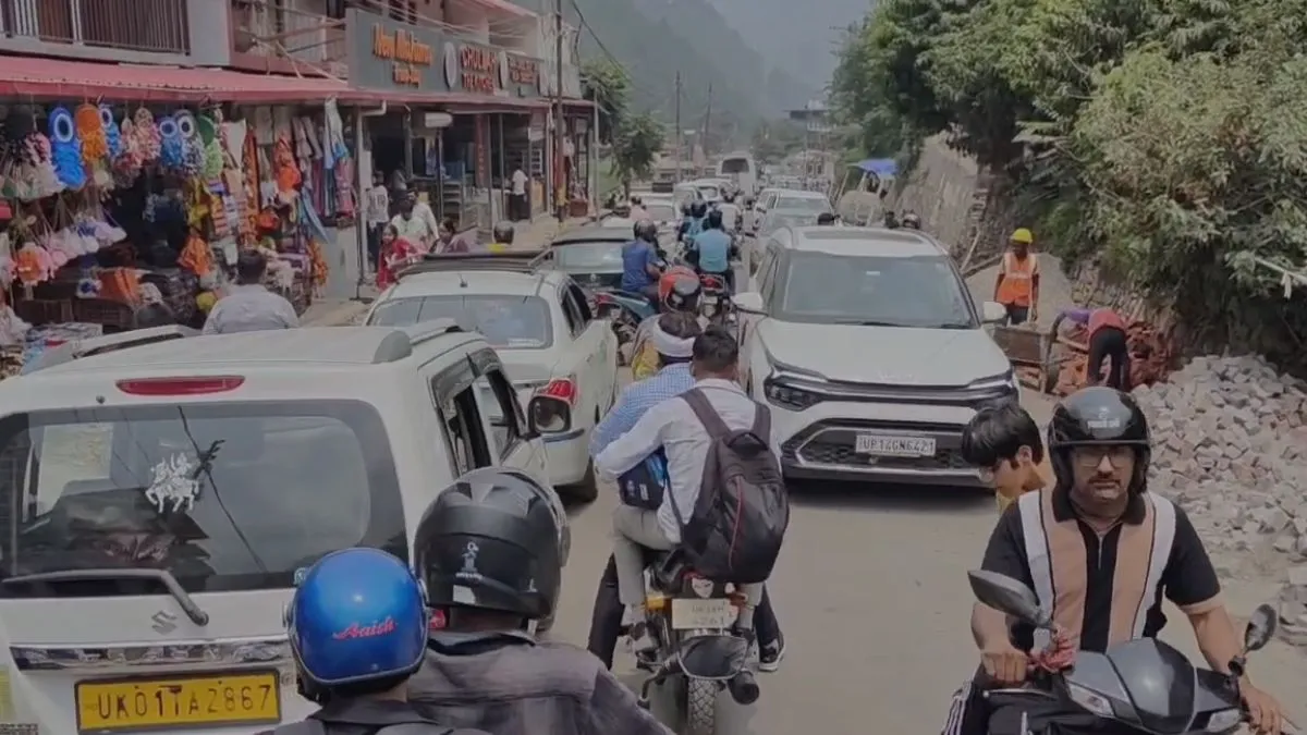 उत्तराखंड के कैंचीधाम और नैनीताल में अब बुकिंग के बिना एंट्री नहीं, रजिस्ट्रेशन प्रोसेस भी होगा शुरू, भीड़ कंट्रोल करने के लिए प्रशासन का बड़ा फैसला।